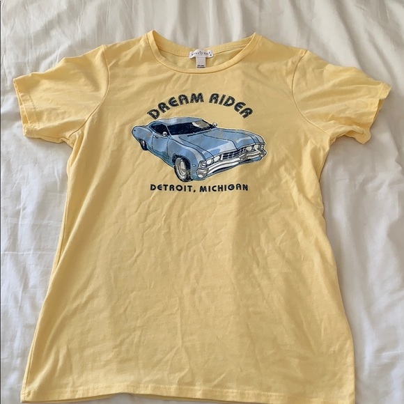 Tilly’s soft yellow Dream Rider t-shirt - Picture 1 of 3